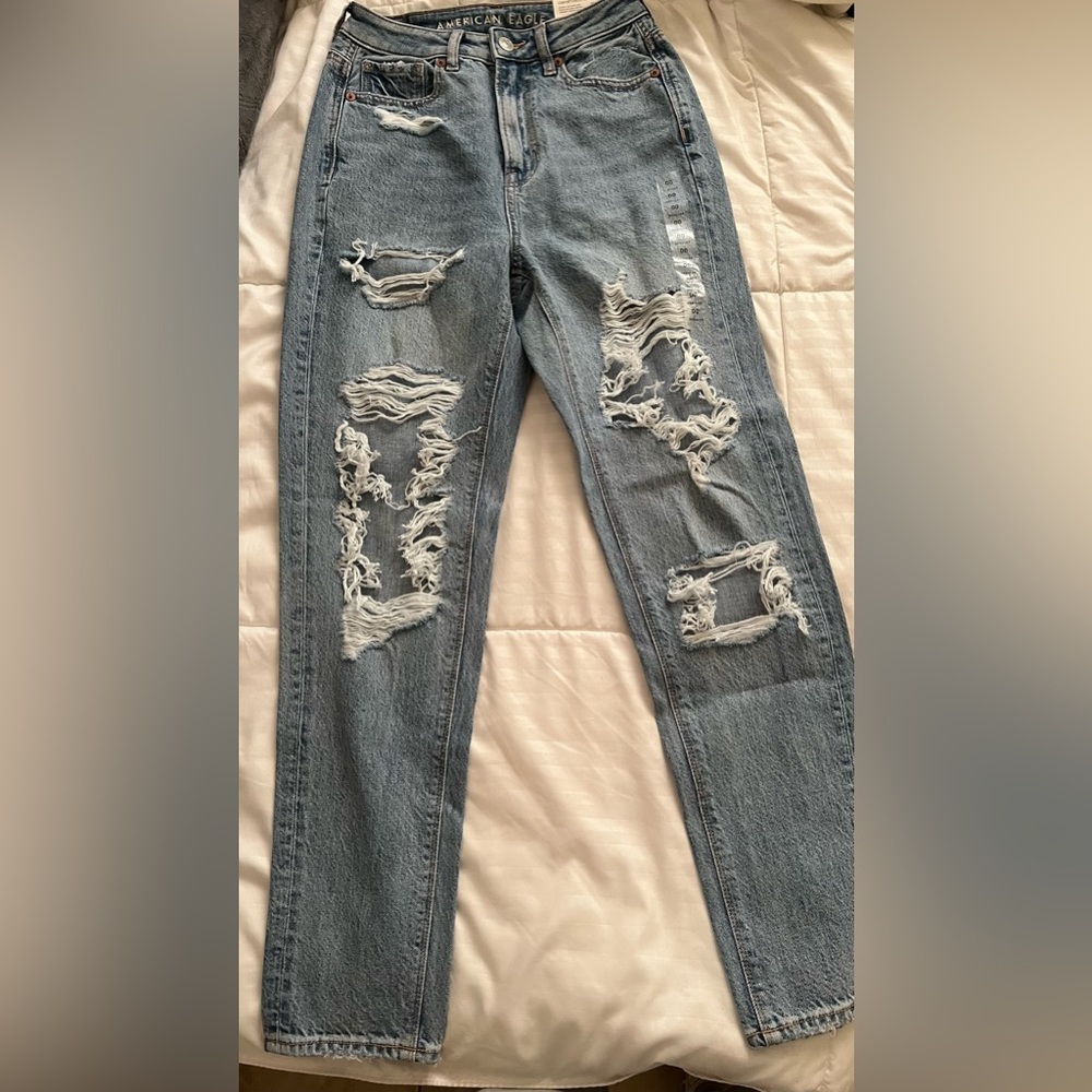 American Eagle High Rise Mom Jean